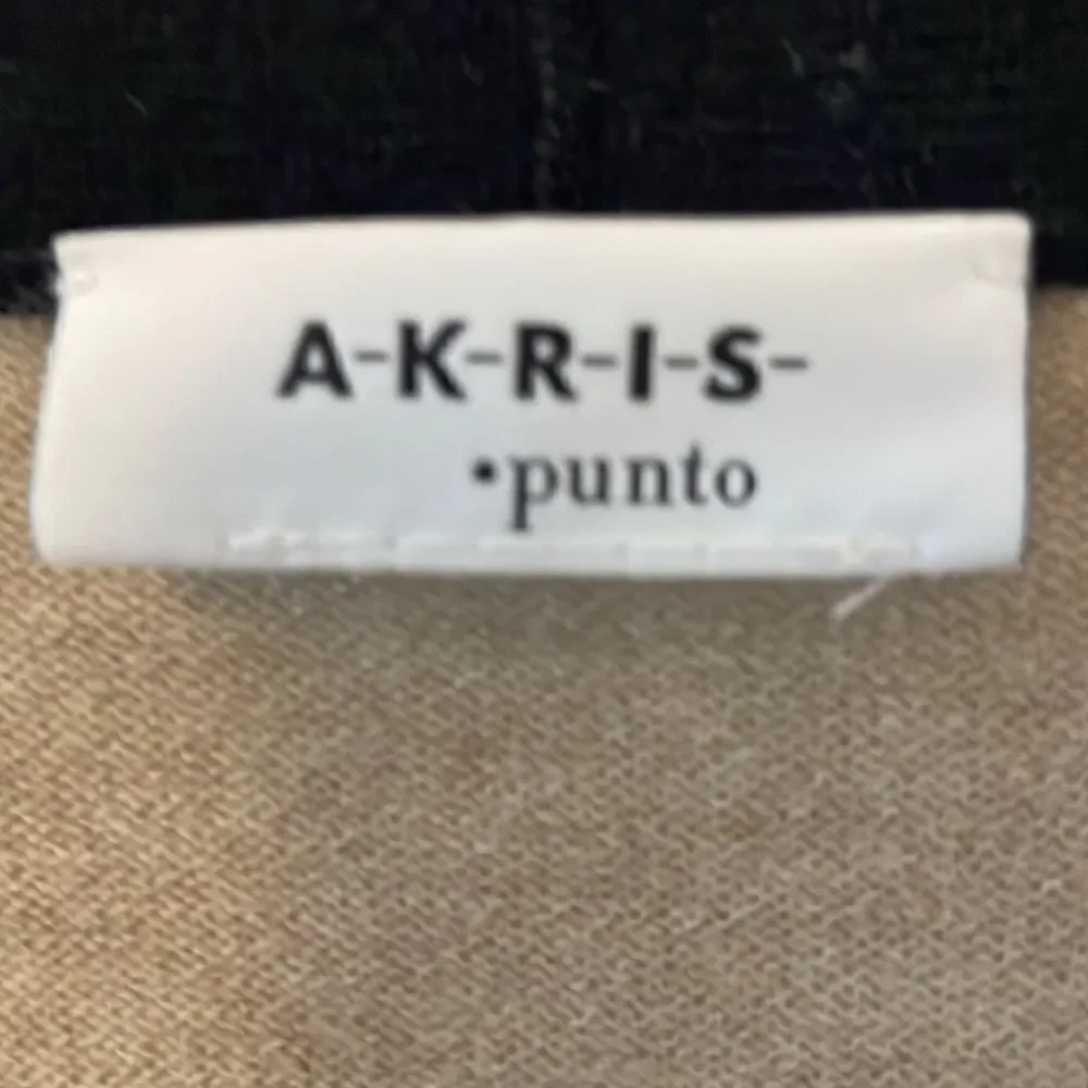 Akris Punto Deep V-neck Cardigan